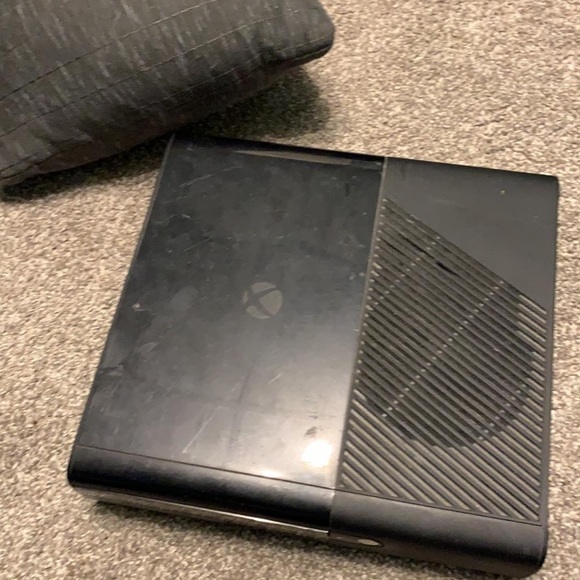 Two Xbox 360’s - Picture 3 of 7